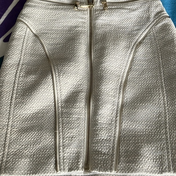 New Bebe Skirt Lined w Gold Zipper Accents - Picture 7 of 8